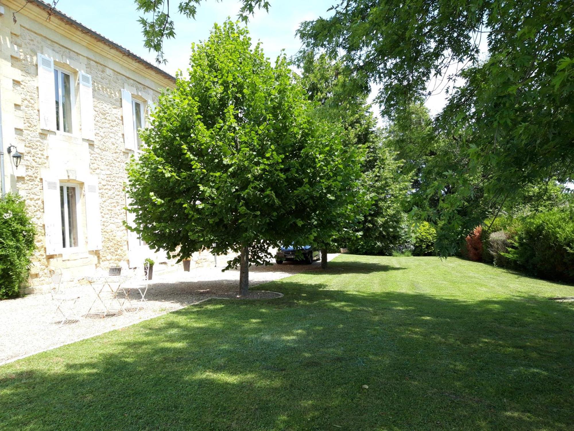 Bed and Breakfast La Gentilhommiere Saint-Aubin-de-Branne Esterno foto